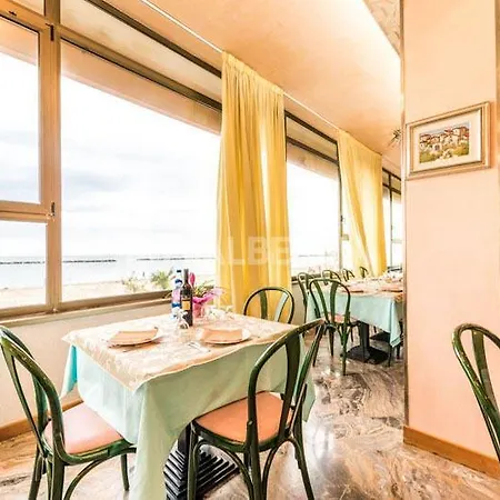 Ξενοδοχείο Marco Polo Μπελάρια-Ιτζέα Μαρίνα